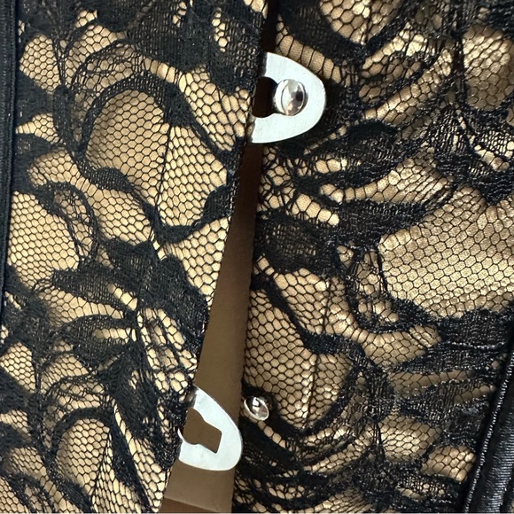 Corset Black Lace Overlay Bustier Top Sexy Steel Boned Body Shaper Womens Medium - Picture 11 of 14